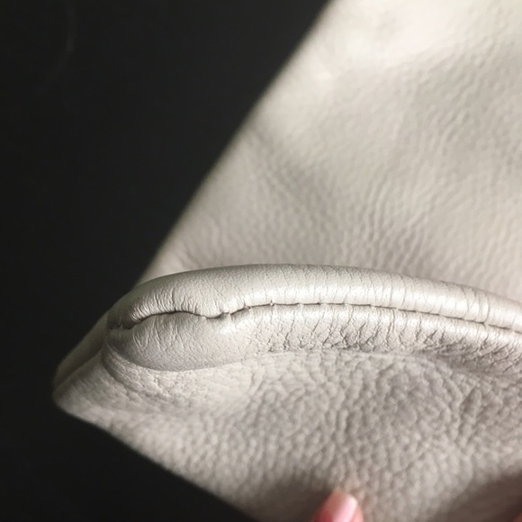 Genuine unlined leather two-tone color block tote - Picture 5 of 8